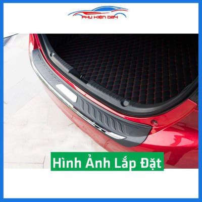 Ốp chống trầy cốp ngoài nhựa đen Mazda 3 2015-2016-2017-2018-2019 dán cốp sau chống xước trang trí xe