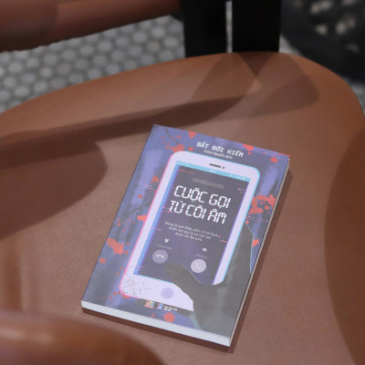 Sách - Cuộc Gọi Từ Cõi Âm