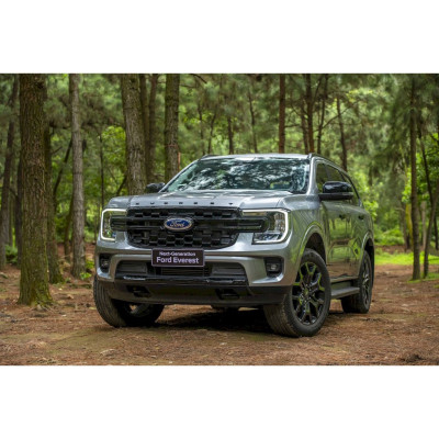 Ốp chống trầy cốp trong, ngoài xe Ford Everest 2022 2023 chất liệu Titan cao cấp