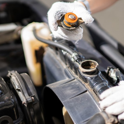 Dung dịch vệ sinh thông tắc két nước ô tô tốt