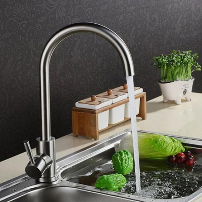 Combo chậu rửa bát inox sus304 8245, vòi rửa bát inox nóng lạnh cổ ngỗng, rá inox, bình xà phòng, xả chậu