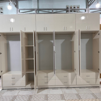 Tủ áo Cỡ Lớn BIG HUG Cabinet Juno Sofa Ngang 3m x Cao 2m4