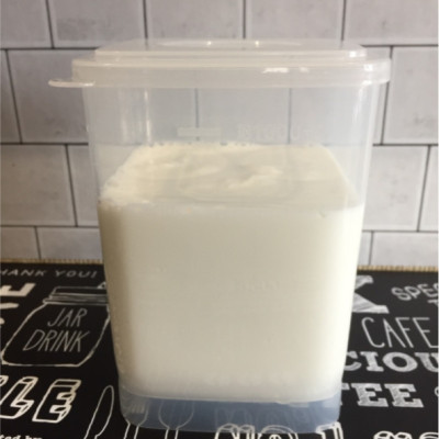 Hộp đựng thực phẩm Sanada 1,15L kèm thìa - Made in Japan