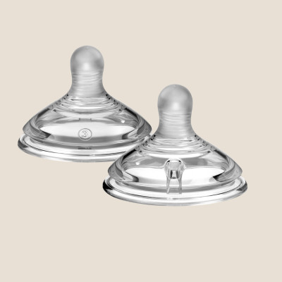 Combo Bình Sữa Tommee Tippee Natural Start Ty Siêu Mềm Tự Nhiên 260ml & Núm Ty Silicon Thay Thế 6M+