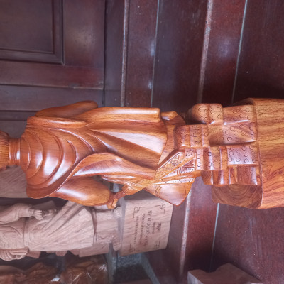 Tượng trần quốc tuần ,trần hưng đạo vương bằng gỗ hương kt cao 60