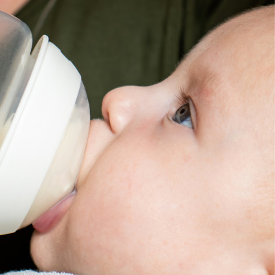 Combo Bình Sữa Tommee Tippee Natural Start Ty Siêu Mềm Tự Nhiên 260ml & Núm Ty Silicon Thay Thế 6M+