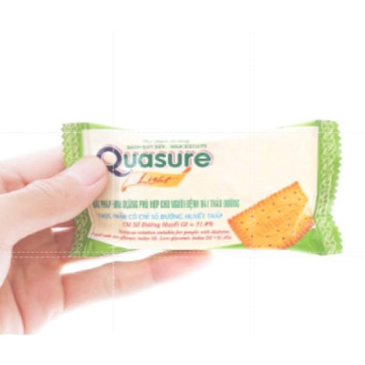 Combo 2 món Quasure dinh dưỡng dành cho người ăn kiêng và đái tháo đường - Bibica quasure dâu 126g/ quasure 140g