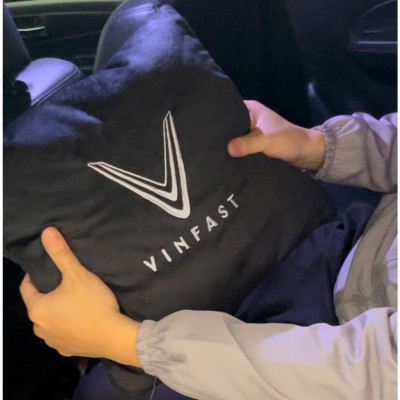  Chăn ô tô kiêm gối gấp gọn logo Mercedes | Sản phẩm chăn và gối 2 in 1