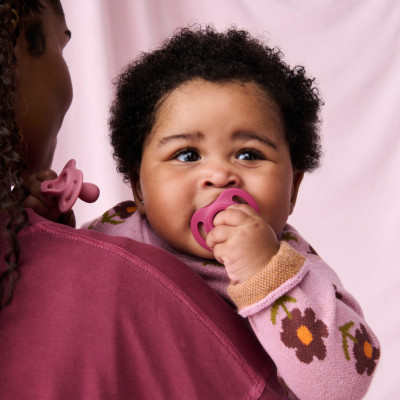 COMBO Ty Ngậm Silicon Siêu Nhẹ Tommee Tippee Ultra Light 6-18m & Bình Sữa PP Ty Siêu Mềm Tommee Tippee 260ml, Họa Tiết