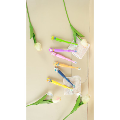 Bàn chải đánh răng siêu mềm phiên bản Loopy cho bé từ 3 tuổi