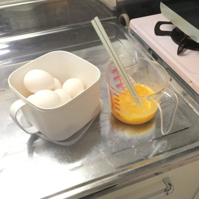 Hộp đựng bảo quản nắp mềm có tay cầm tiện lợi màu trắng ( dung tích 800ML ) - Hàng nội địa Nhật Bản.