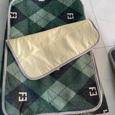 Chiếu điều hòa cao su non Tencel 1m6 x 2m tặng kèm 2 vỏ gối - Giao ngẫu nhiên