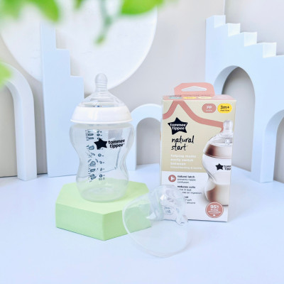 Combo Bình Sữa Tommee Tippee Natural Start Ty Siêu Mềm Tự Nhiên 260ml & Núm Ty Silicon Thay Thế 6M+