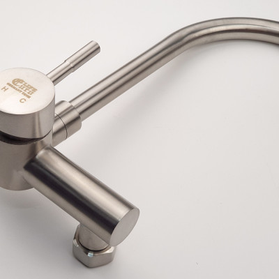 Vòi rửa chén nóng lạnh âm tường Inox SUS 304 Eurolife EL-T018AT (Trắng vàng)