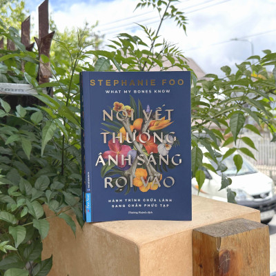 Sách - What My Bones Know - Nơi Vết Thương Ánh Sáng Rọi Vào - Hành Trình Chữa Lành Sang Chấn Phức Tạp