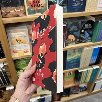 Sách - Sự Cứu Rỗi Của Thánh Nữ (Nhã Nam HCM)