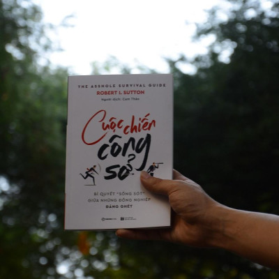 Cuộc chiến công sở: Bí quyết sống sót giữa những đồng nghiệp đáng ghét - Bản Quyền