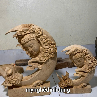 Tượng nhất tâm bái phật dưới ánh trăng bằng gỗ ngọc am thơm nức kt cao 20x15x3cm