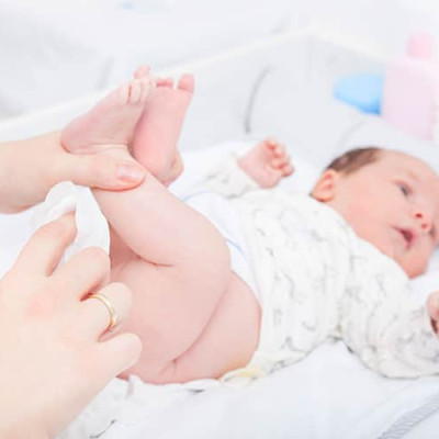 Combo 10 gói Khăn Giấy Ướt Aiko 100 tờ/gói không hương màu Hồng