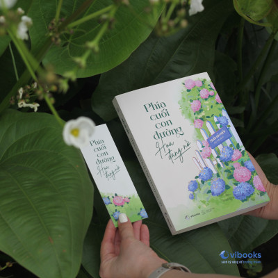 Sách - Phía Cuối Con Đường Hoa Đang Nở