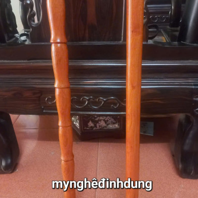 Gậy batong chống trơn trượt dành cho người già bằng gỗ hương đá dài 90x3cm 