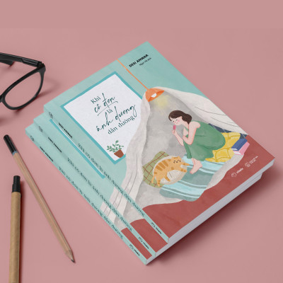 Sách - Khi Cô Đơn Là Ánh Dương Dẫn Đường