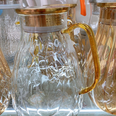 BÌNH ĐỰNG NƯỚC THỦY TINH CHỊU NHIỆT CAO CẤP MÀU VÀNG SANG TRỌNG - VD