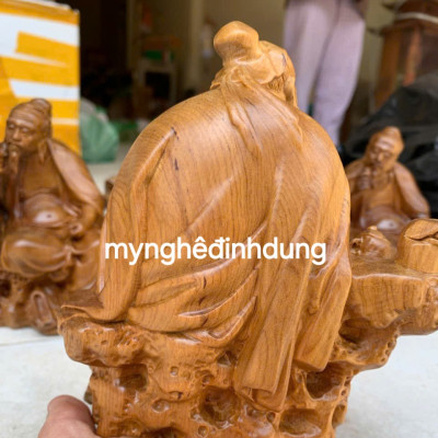 Tượng ông thần trà bằng gỗ bách xanh thơm nức cao 15x15x9cm