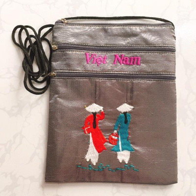 {Siêu sale}Túi đựng điện thoại thêu 2 cô gái Việt Nam