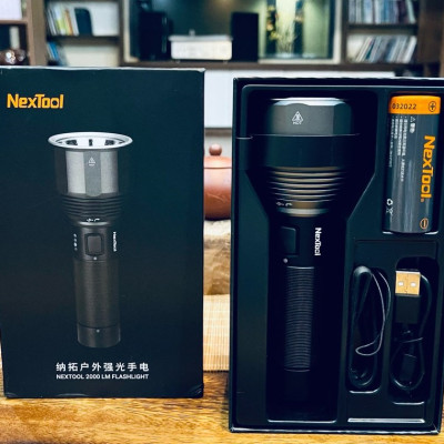 Đèn pin Sothing Nextool NE0126 chống nước, siêu sáng, chiếu xa tới 380m- Hàng chính hãng