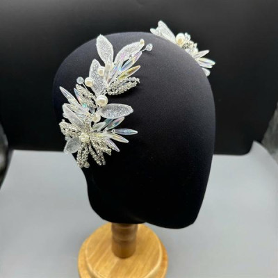 Cài tóc cô dâu lá đính đá ngày cưới mẫu mới t10/2024