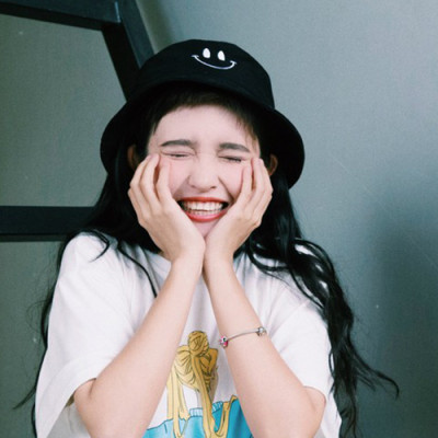 Nón Bucket thêu Mặt Cười