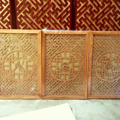 Bộ bàn thờ chung cư +ám khói +chữ phúc hay chữ thọ ..bằng gỗ sồi nga