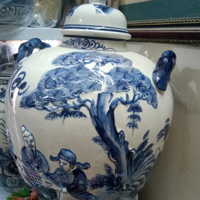 Hũ đựng rượu vẽ cảnh gốm sứ Bát Tràng