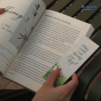 Sách - Phía Cuối Con Đường Hoa Đang Nở