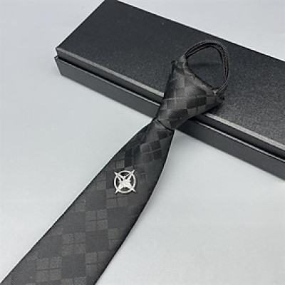 Cà vạt nam thắt sẵn 6cm màu đen hoạ tiết gắn tag cài thời trang 2024