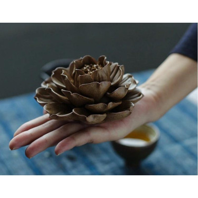 Hoa gốm đĩa cắm nhang - Thác khói trầm hương