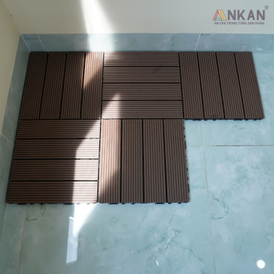 Sàn Vỉ Gỗ Nhựa Composite Cao Cấp, Lót Sàn Ban Công Nhà Tắm, Vỉ Dày Chắc Chắn Có Vít Ốc Dưới Nan, Màu Nâu Mới, Dễ Dàng Lắp Đặt