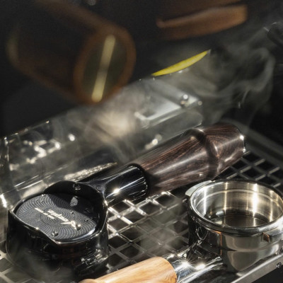 Feepie tay cầm gỗ pha espresso không đáy 58mm 2 tai thông dụng