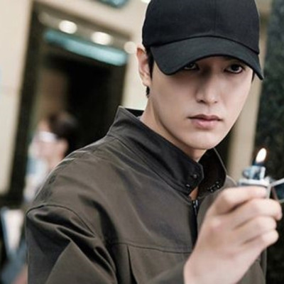 Mũ lưỡi trai trơn đen cá tính