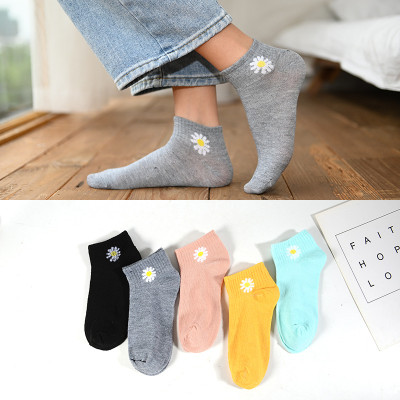 Set 10 đôi tất gấu , hoa cúc nữ ,cổ ngắn nhiều màu dễ thương vải cotton đẹp và bền kèm túi dây rút xinh xắn cute cho phái nữ