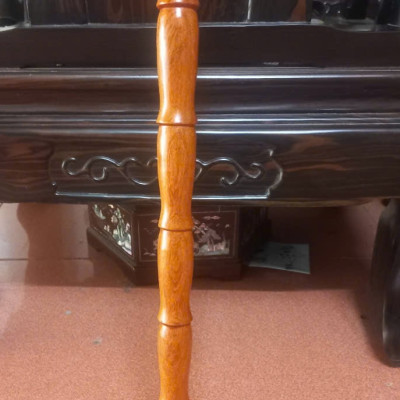 Gậy batong chống trơn trượt dành cho người già bằng gỗ hương đá dài 90x3cm 