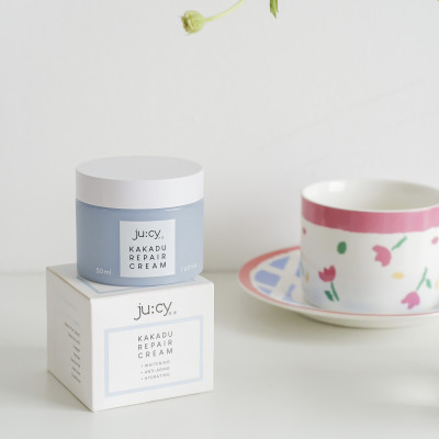 Combo kem chống nắng nâng tone và kem dưỡng trắng da Jucy