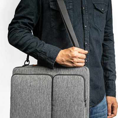 TÚI ĐEO TOMTOC (USA) 360* SHOULDER BAGS MACBOOK PRO 15″/MACBOOK 16″ GRAY- HÀNG CHÍNH HÃNG