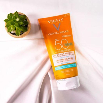 Kem Chống Nắng Toàn Thân Dạng Gel Sữa Vichy Capital Soleil Melting Milk-Gel SPF 50 PA+++ 200ml
