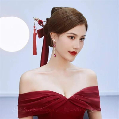 Set trâm cài mẫu búi tóc cô dâu màu đỏ hoa tulip nhung tặng kèm bông tai mẫu t11/2023