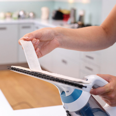 Máy lau kính dùng pin 3.6V Black&Decker WW100-B1- Hàng chính hãng