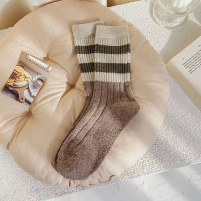 Combo 5 đôi tất nữ mùa thu đông Azuno cổ cao kẻ sọc nhiều màu