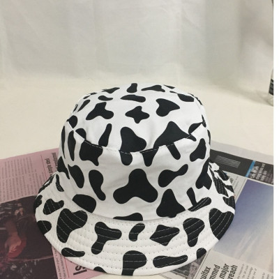 Mũ bò sữa đội được 2 mặt tiện lợi