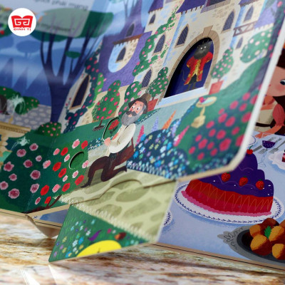 Sách Chuyển Động - First Explorers - Alice In Wonderland - Alice Ở Xứ Sở Diệu Kỳ